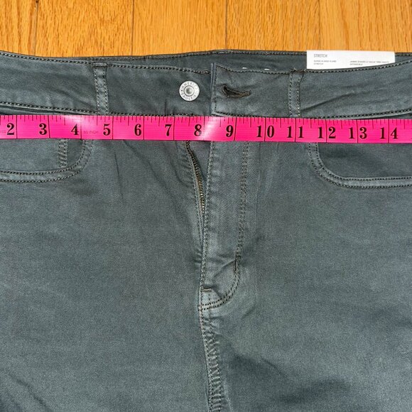 American Eagle Women's Super Hi-Rise Flare Stretch Pants - Picture 3 of 6